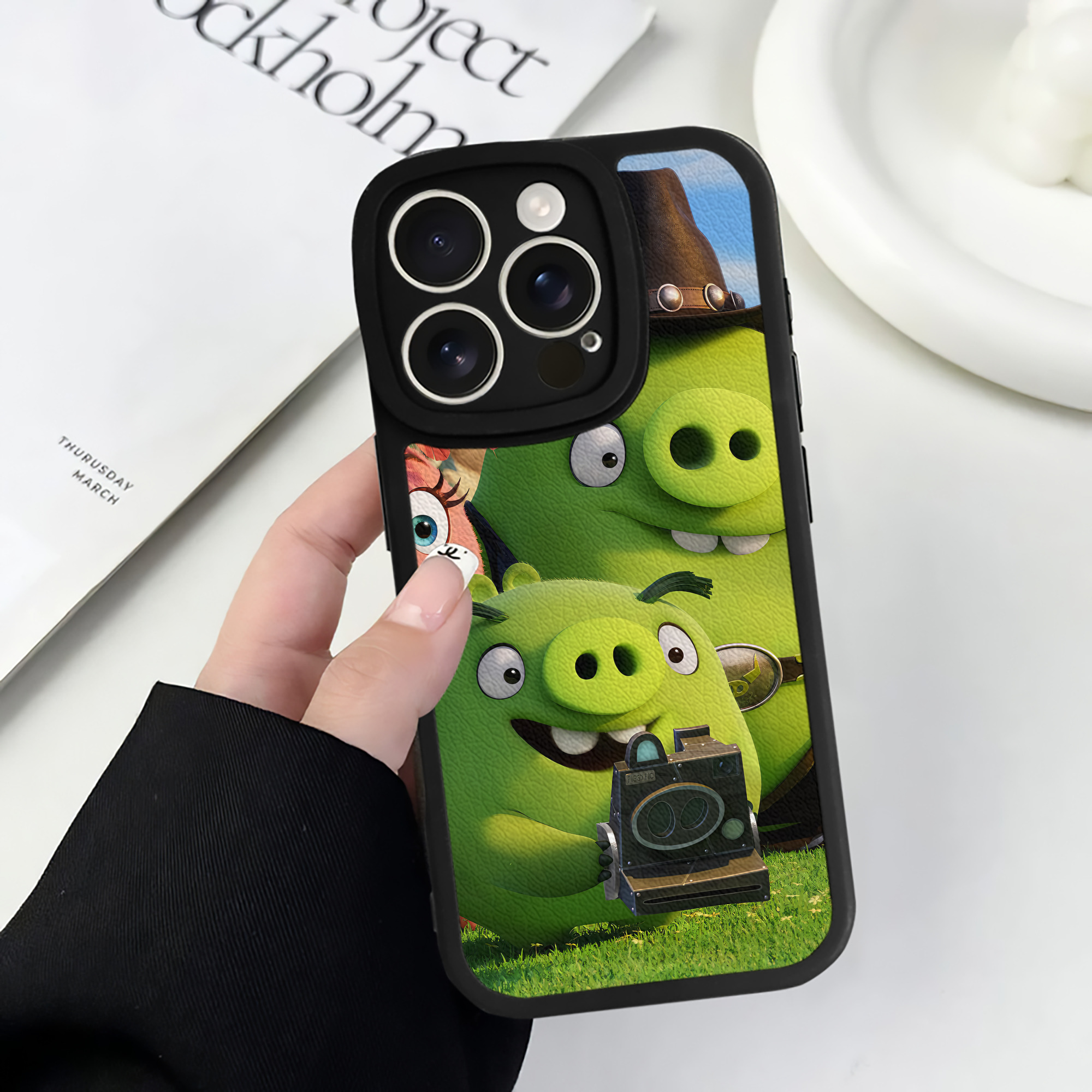 （画像用） Angry Birds アングリーバード 【iPhone 16シリーズ対応】シリコンスマホケース（レザー調） 材質：シリコン